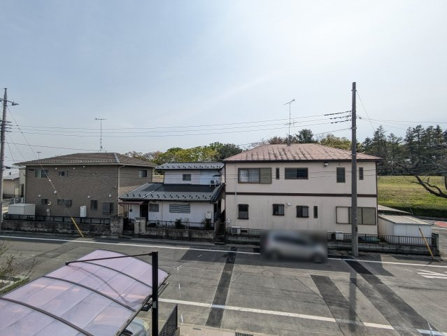 高い建物が無く開放感のある展望　バルコニーからの展望も開けていて閑静な住宅地が望めます。日当りも良いですね♪