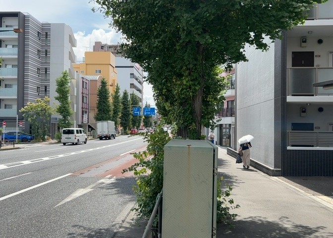 隣家の土地はどうなっているのか、生活利便施設が近くにあるのか、学校まで近いかなど、お客様のライフスタイルにあわせたイメージが重要です。また、近くにあると困る施設が近くにないかも確認するといいでしょう。