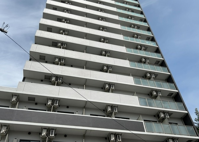 ＳＲＣ造は強度や耐震性の面でもRC造と比べて優れています。そのため、10階建以上の高層または超高層マンションなどの建築にも多く採用されています。柱や梁などのサイズが小さくても高い耐震性を確保できます。