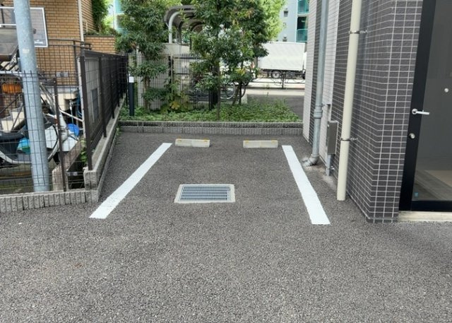 マンションの駐輪場は、事前に空きがあるか確認を取ると安心です。せっかく入居したのに駐輪スペースがない！なんてことになったら大変ですよね。そこで、内見時や購入前にはまず事前に確認しておくと良いでしょう。