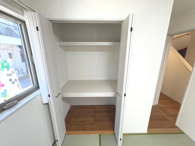 収納付きで、お部屋がすっきり片付きます。