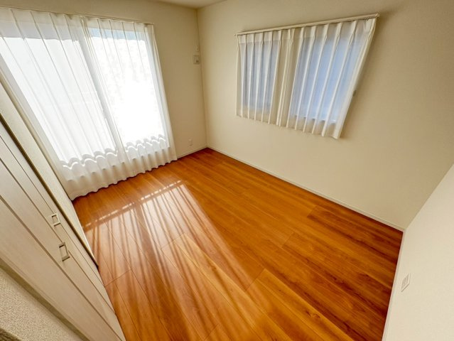 収納付きで、お部屋がすっきり片付きます。