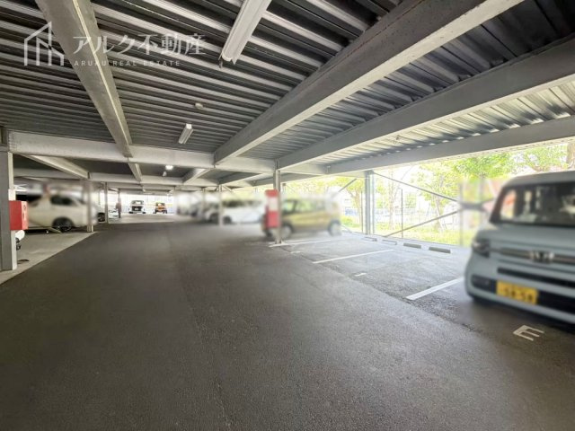 鉄筋コンクリート造陸屋根8階建5階部分