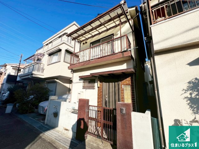 周辺は落ち着いた街並みの住宅地！子育てがしやすい住環境です！現地でしかわからない事もございます。是非一度ご覧ください。
