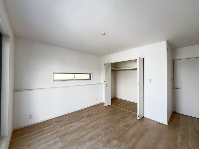 主寝室にぴったりな洋室8帖　クローゼット付き