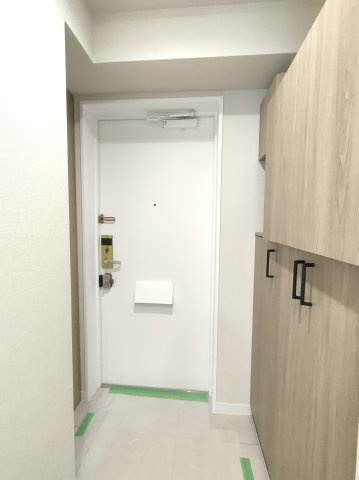 【玄関】　清潔感のある玄関で、お客様を気持ちよくお迎えします。