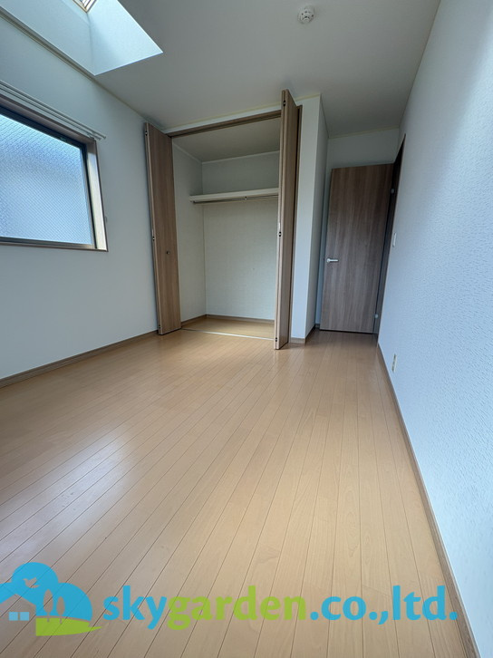 個人の部屋や寝室として使える洋室です