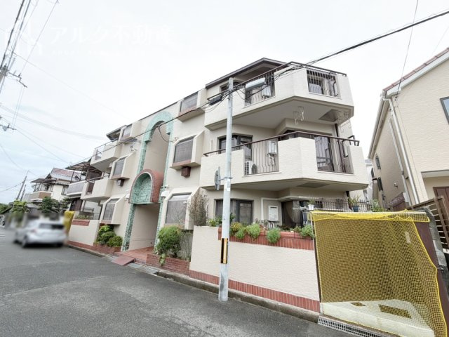 RC造3階建