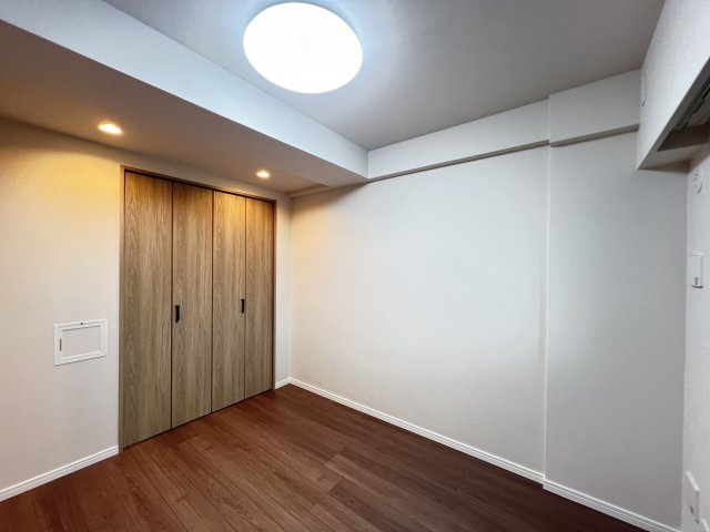 シンプルで家具配置しやすい使い勝手の良い空間
