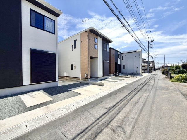 ■外観｜特徴のある個性的な住まいと美しい街並み、そして住みやすい環境を、ぜひ現地でご覧になりませんか。お気軽にお問合せください(^^)　