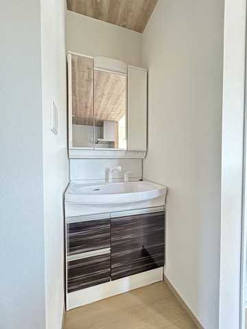 使い勝手の良い独立洗面化粧台です！