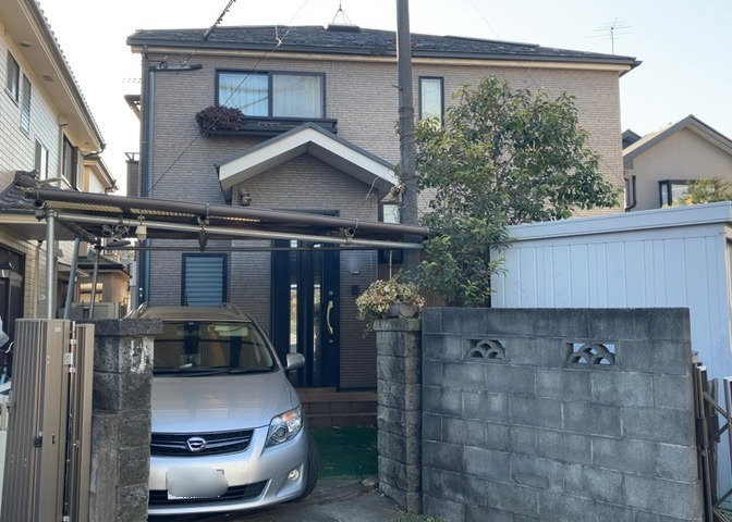 木造住宅とは土台、壁、柱など建築物の強度を支える構造体の材に木が使用されている構造を指します。構造体は建物の自重を支えるだけではなく風圧や水圧、積裁荷重などあらゆる衝撃に耐えるための基礎です。