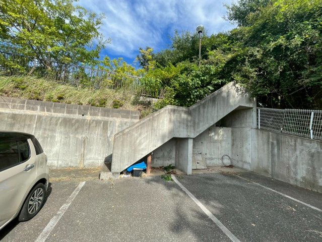 階段下も大きなものを置くことができます
