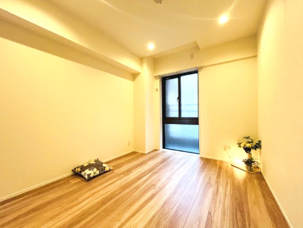 落ち着いた色調の洋室です
