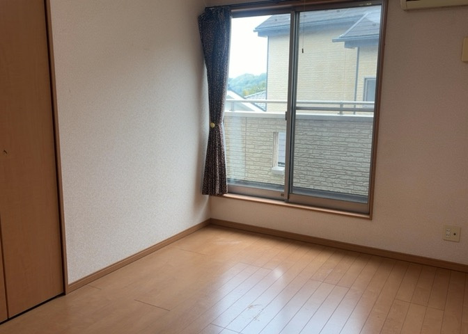 洋室のメリットは重い家具が置きやすく、身の回りが整理しやすいことです。　床がフローリングのため畳とは異なり凹みにくいです。　クローゼットなど収納が豊富で、普段使わない旅行カバンや服の整頓も簡単にです。