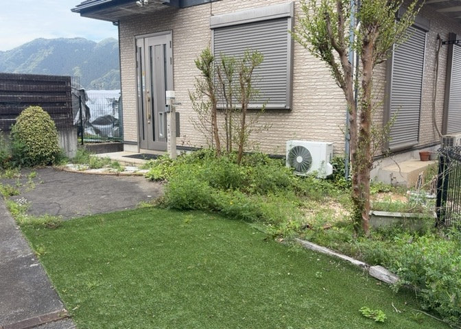 敷地内に散水栓や立水栓があると便利です。水道水を直接利用できるため、水を運ぶ手間を省くことが出来ます。大量の水を必要とする洗車作業や清掃などに役立ちます。その他設備とあわせて、現地でご確認ください。