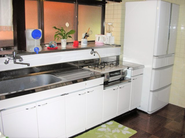 【高山市清見町三日町の中古戸建てのキッチン】