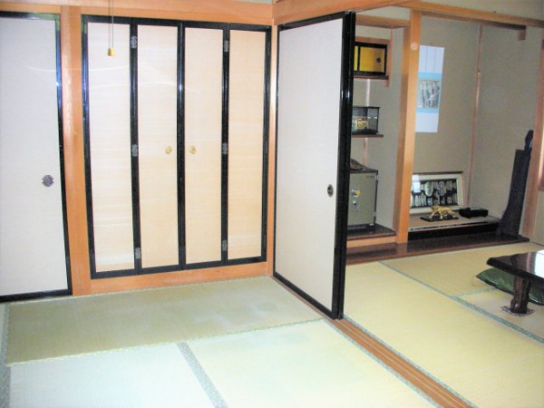 【高山市清見町三日町の中古戸建ての和室】