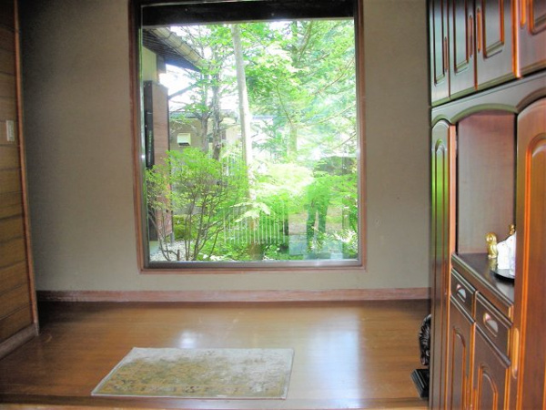 【高山市清見町三日町の中古戸建ての玄関】