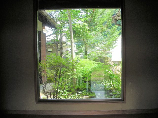 【高山市清見町三日町の中古戸建ての玄関】