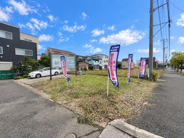 開放感あふれる西角地！産業道路沿いなので多種多様な用途でお使いいただけます！商業施設充実の住環境！