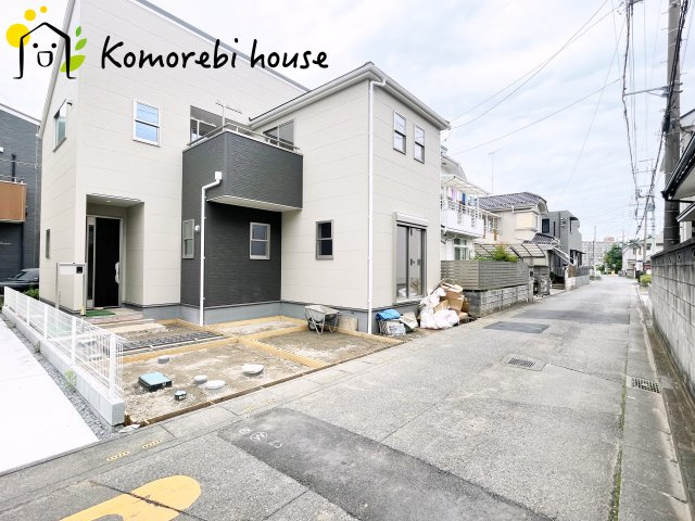 前面道路含む現地写真です