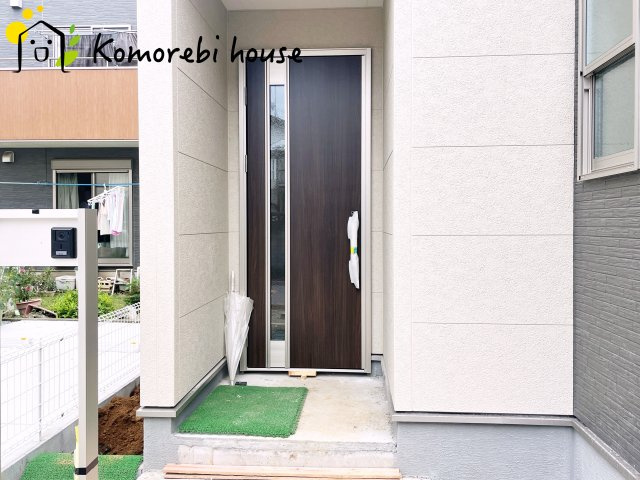 明るい玄関です