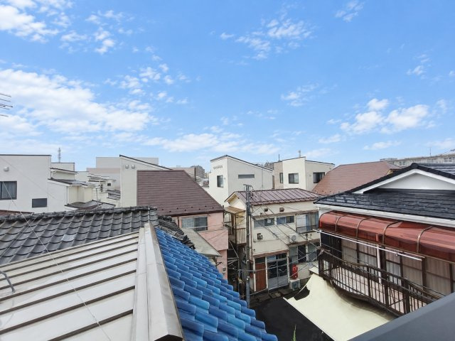 【眺望】　高層階ならではの開放的な眺望をお楽しみいただけます。