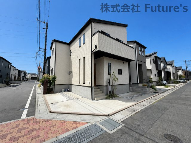 ◆角地に位置する開放的な立地です◆