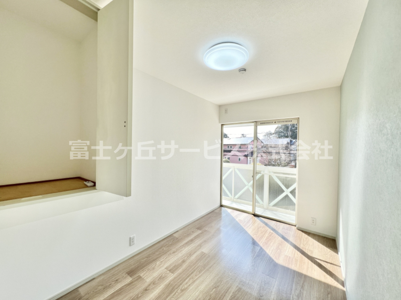約5帖の洋室です