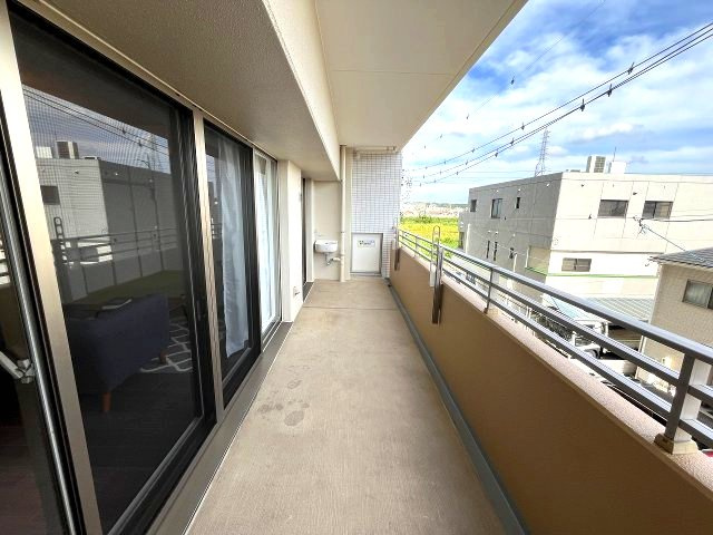 南面バルコニーにつき洗濯物がよく乾きます！