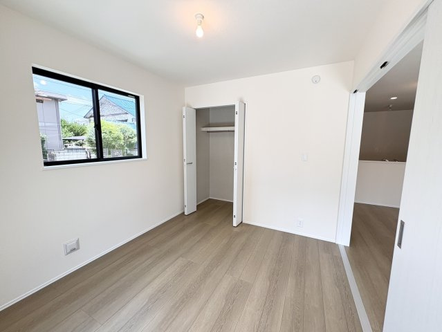 洋室5.2帖・収納付きで、お部屋がすっきり片付きます。