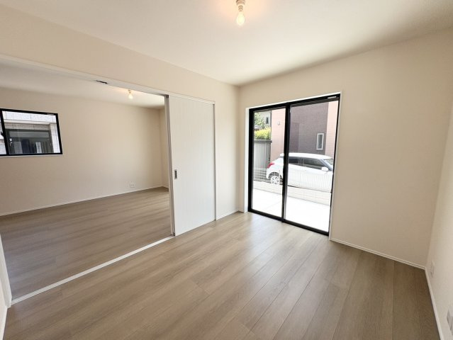 洋室5.2帖・収納付きで、お部屋がすっきり片付きます。