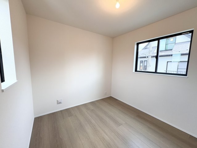 洋室　収納付きで、お部屋がすっきり片付きます。