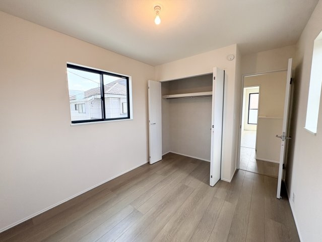 洋室　収納付きで、お部屋がすっきり片付きます。