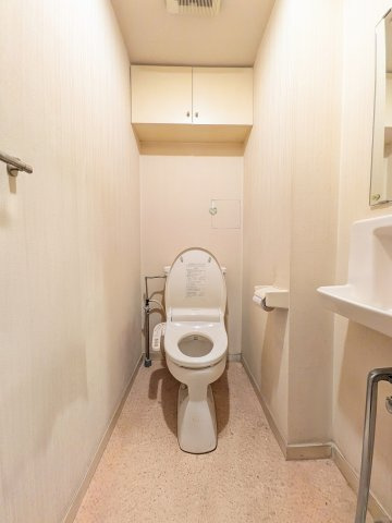 トイレです。※生活用品などAIにより画像削除しています