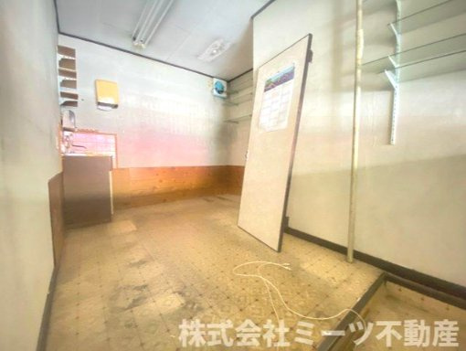1階店舗スペース約6帖作業室です♪　