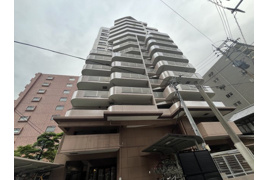 ジョイナス天神タワーの外観