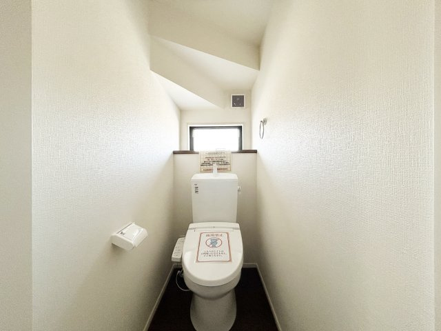トイレは2か所あり、朝の混雑も安心です