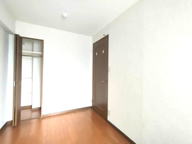 【洋室約4.5帖】
