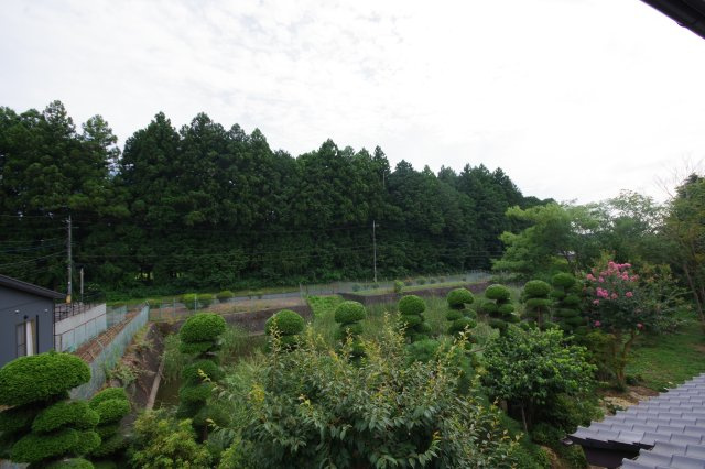 2階からの眺望、前面に建物がないので陽当たり良好