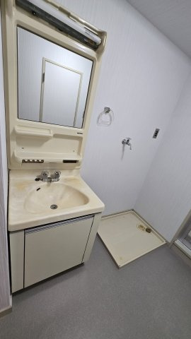 【 中古マンション 長岡京シティハイツの洗面】
