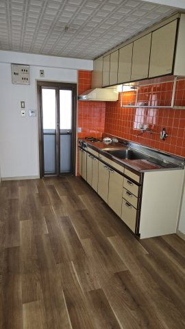 【 中古マンション 長岡京シティハイツのダイニングキッチン】