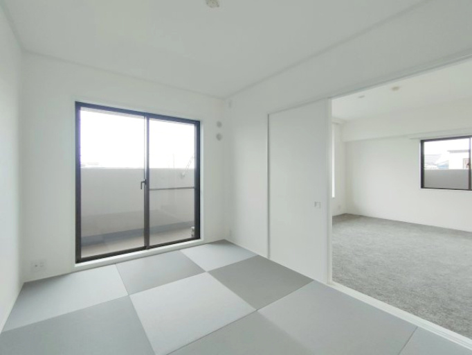【和室約6.0帖】　裸足でくつろげる和室もございます。畳の香りでリラックス♪