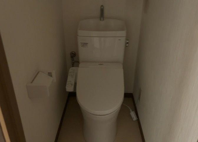 トイレは大きさや形、機能、抗菌性などが異なる多種多彩なタイプが各メーカーから出ています。それぞれに良さがあるため、事前にどういったタイプのトイレがいいのかをご家庭内で決めて、内見に行くといいでしょう。