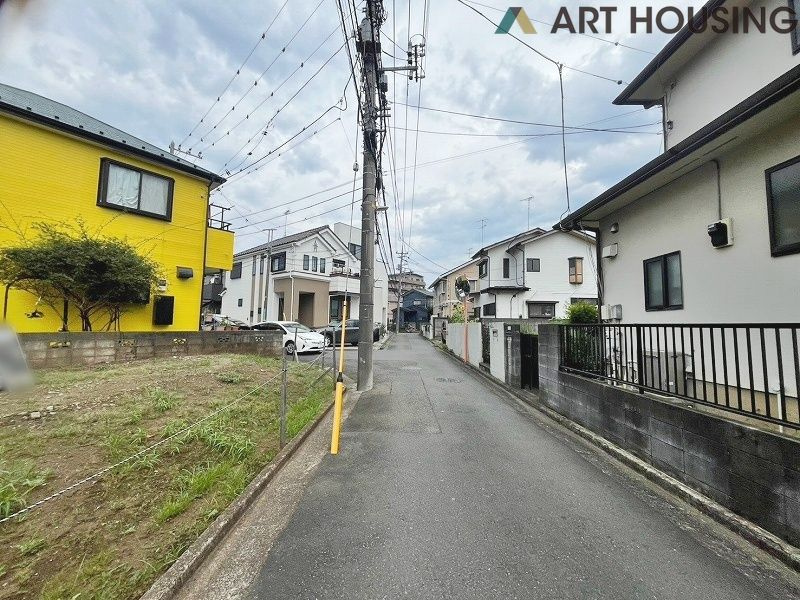 前面道路含む現地写真です