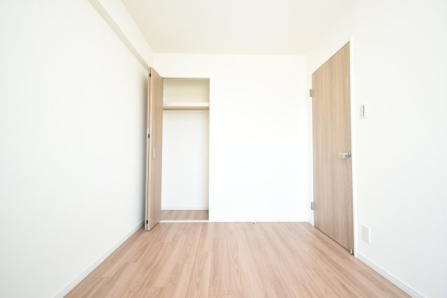個人の部屋や寝室として使える洋室です