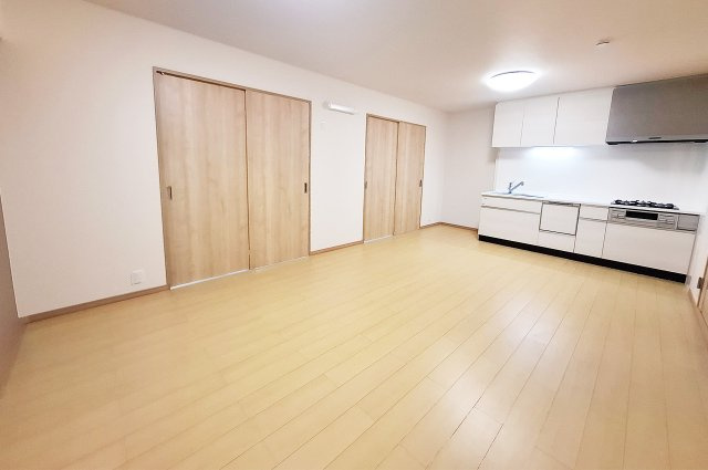 LDK：クロスやフローリングを貼替えるなどリフォーム済み。