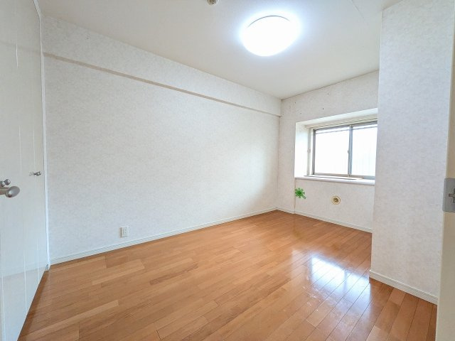 ～内装リフォーム中、詳細はお気軽にお問合せください～