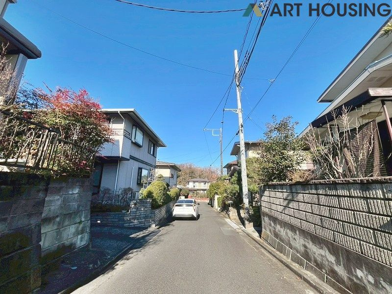 前面道路含む現地写真です
